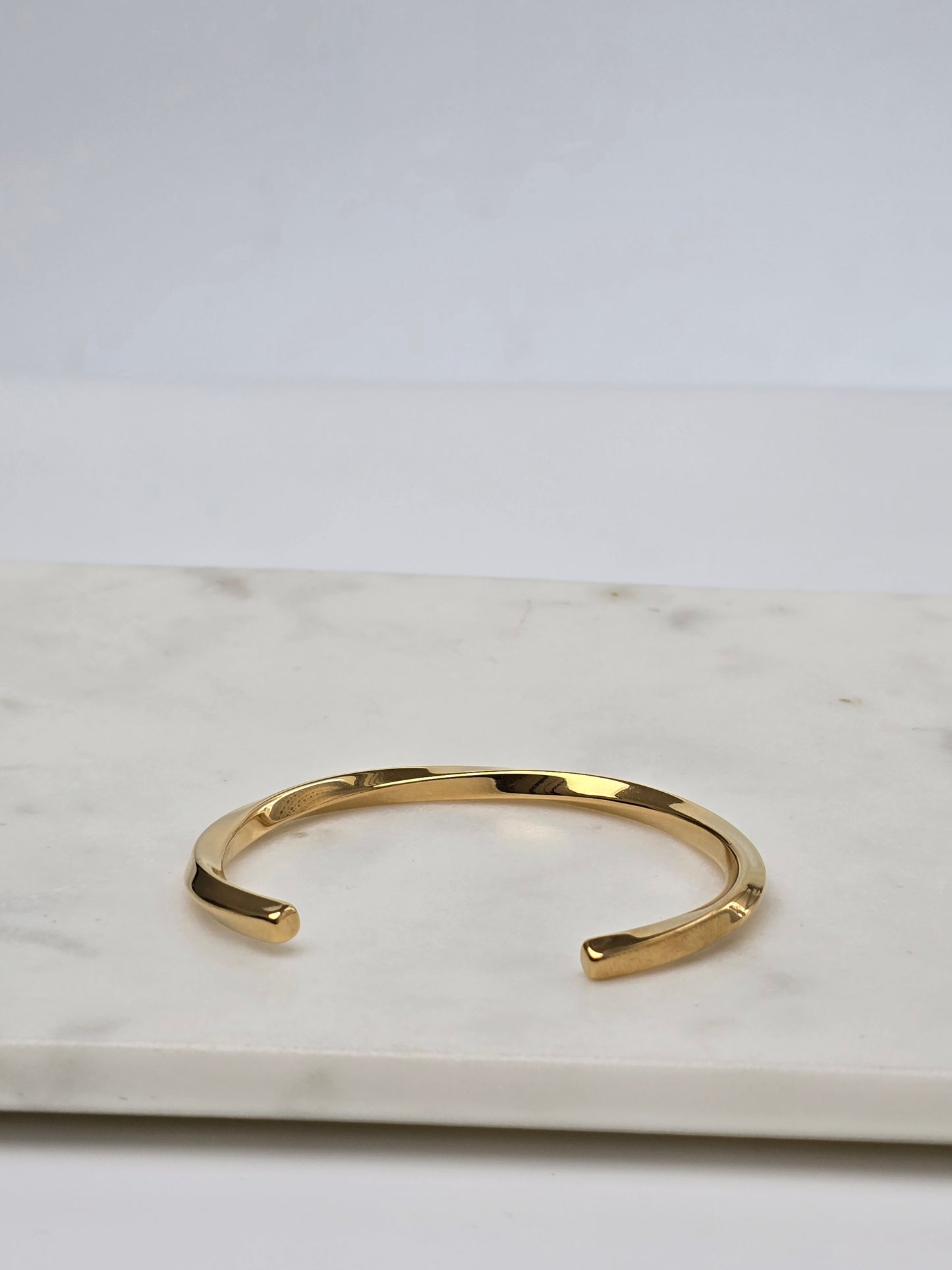 Lunaria Solis Sleek Cuff