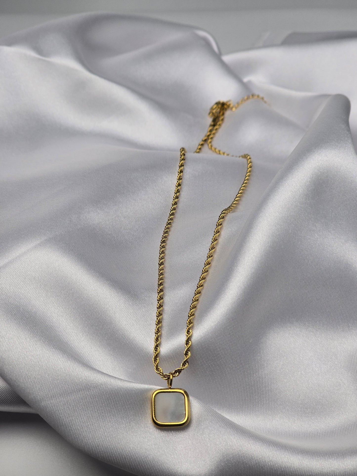Aurelle Eira Necklace