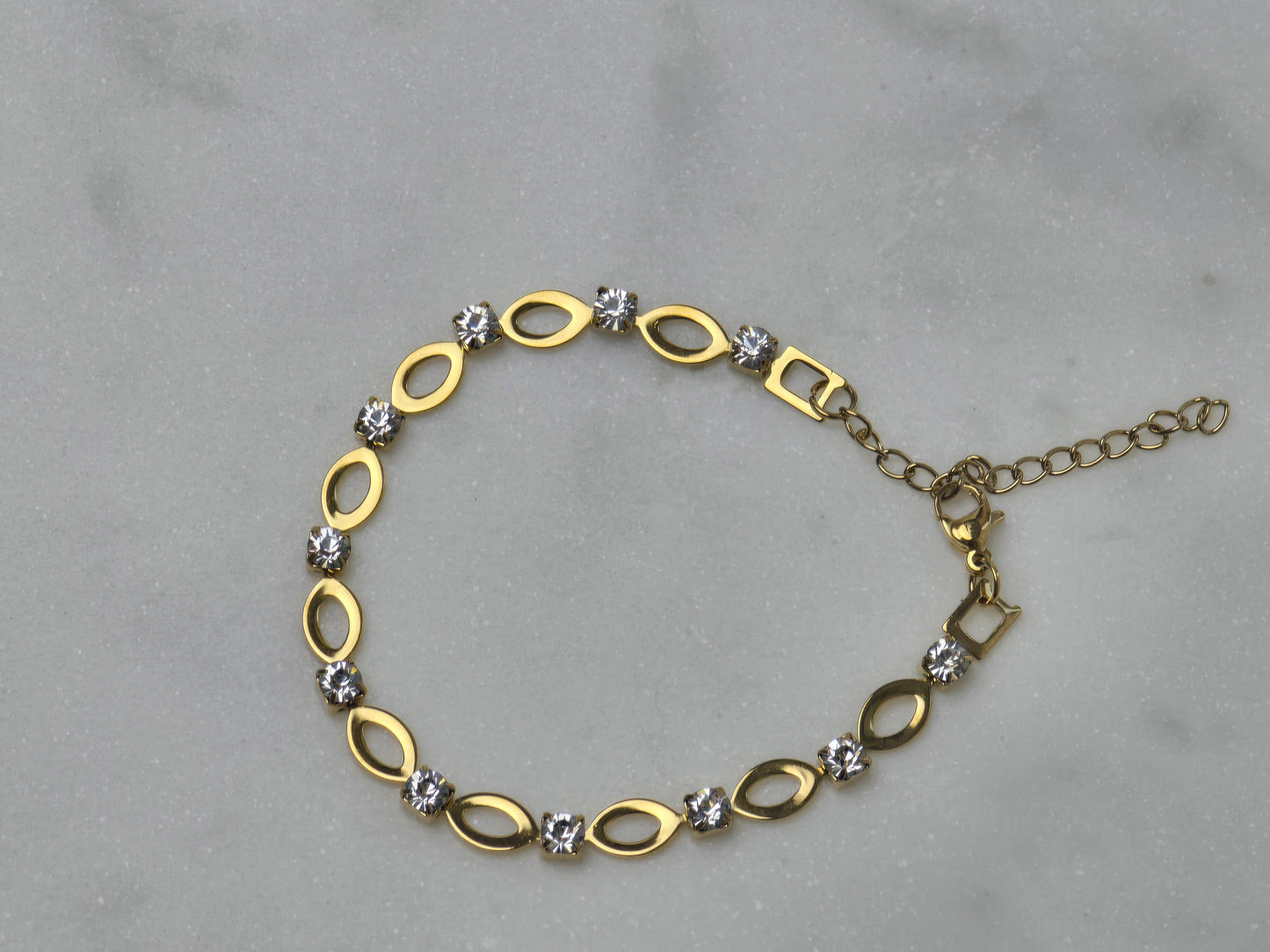 Aira Celeste Oval Spark Bracelet