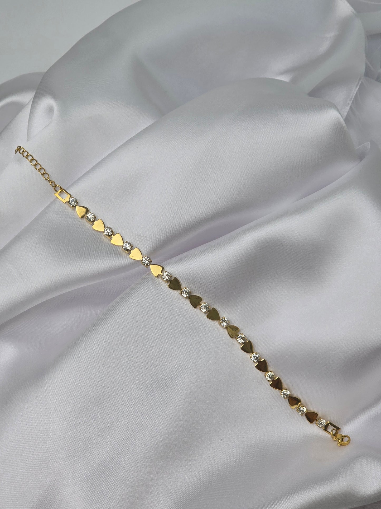 Aira Amora Heartline Bracelet