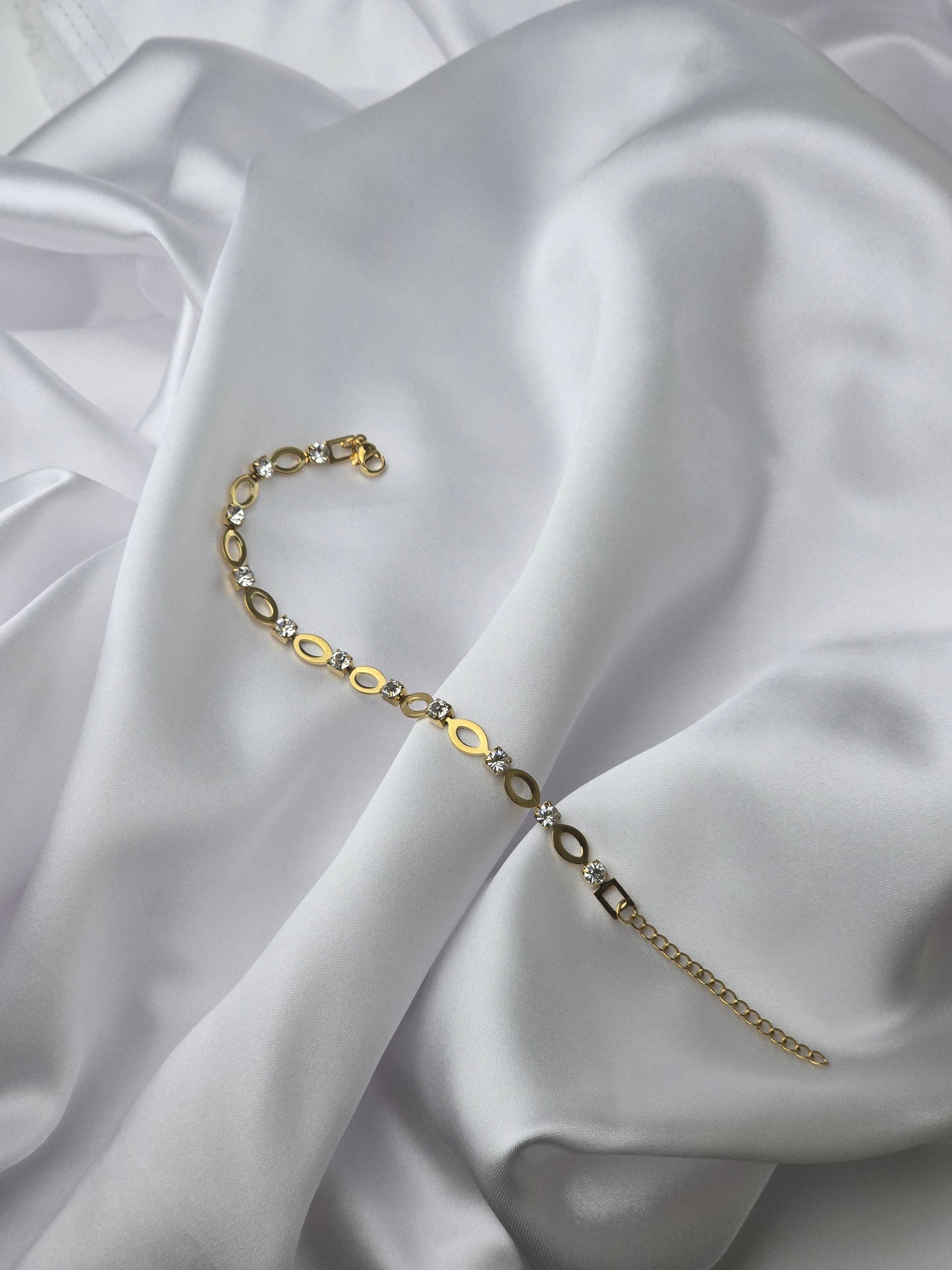 Aira Celeste Oval Spark Bracelet