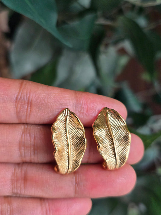 Botanica Verde Leaf Earrings