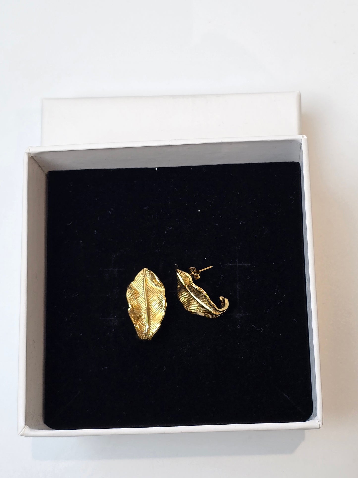 Botanica Verde Leaf Earrings