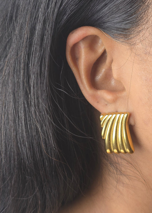 Sculptura Crest Studs
