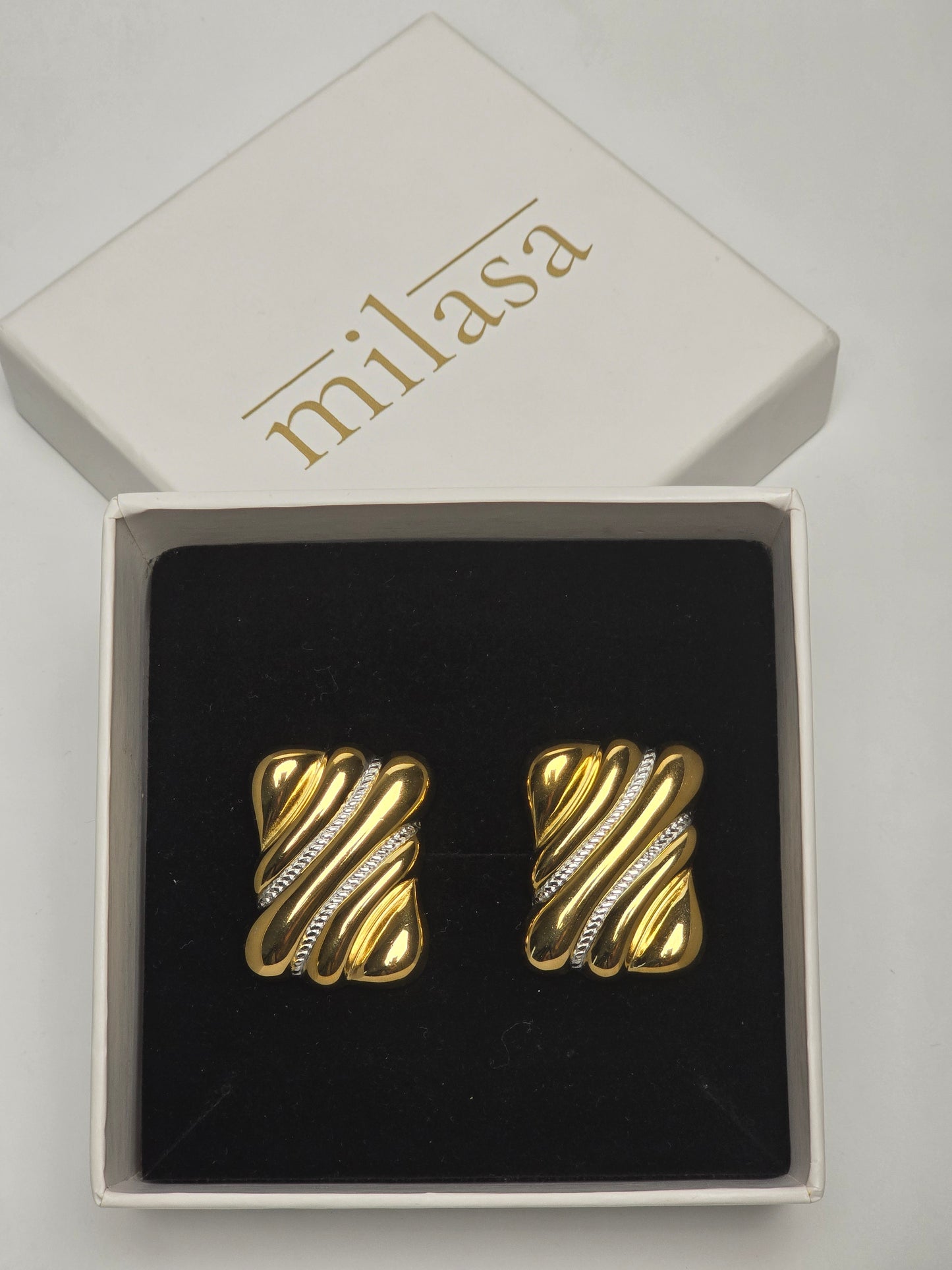 Lustra Bar Studs