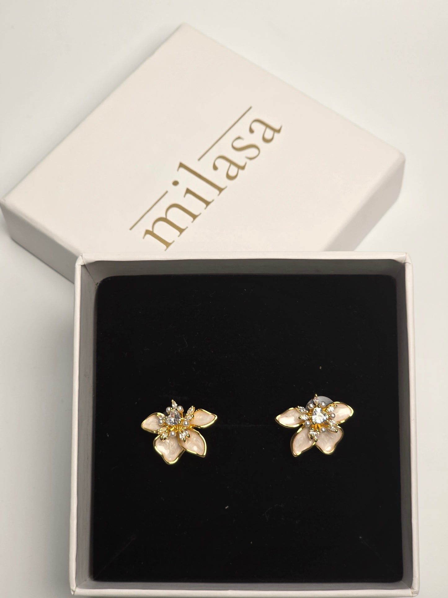Floral Fusion - Aurelle Blossom Whisper Necklace and Blanc Fleur Studs