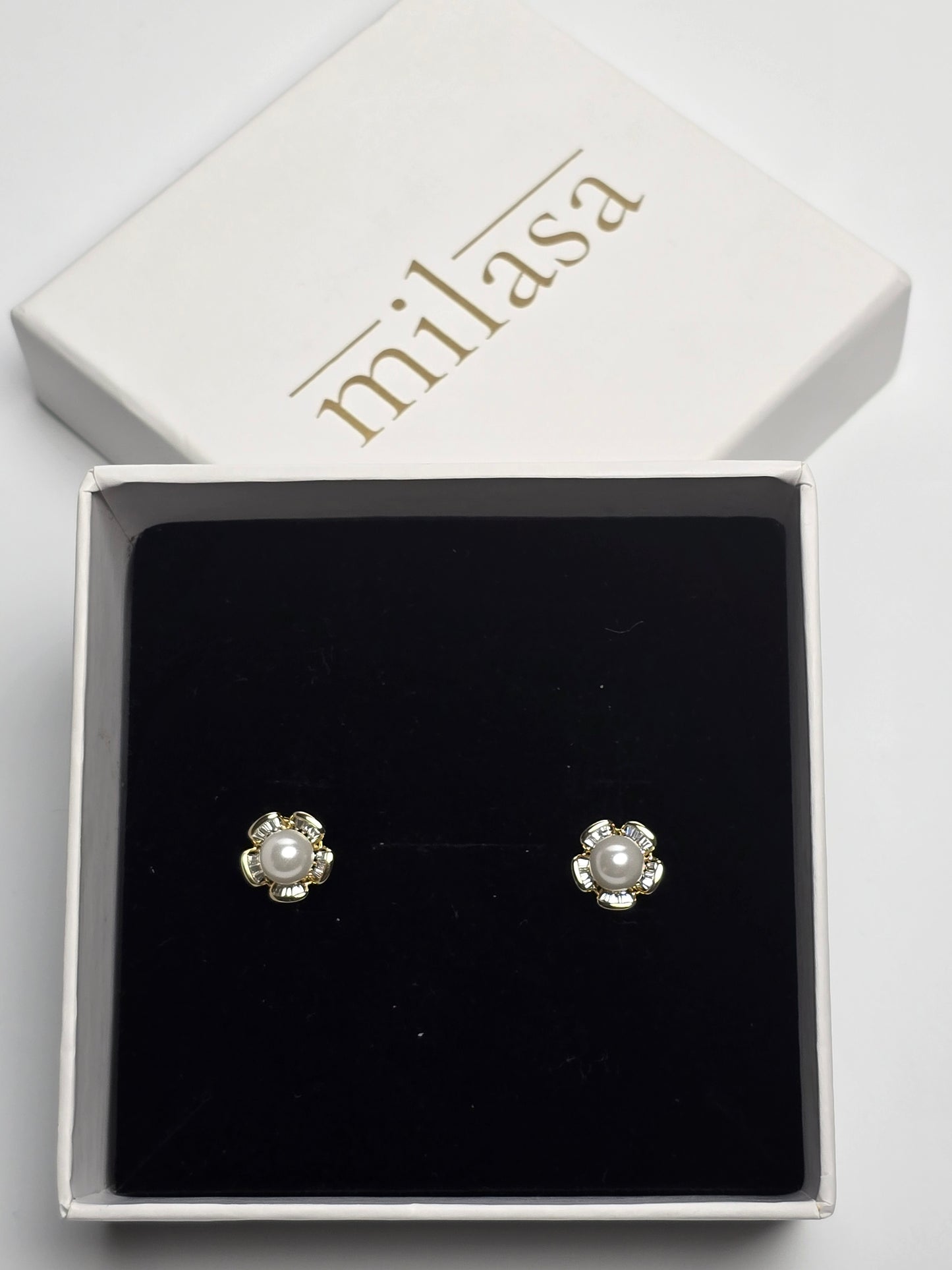 Petalis Pearl Huggies