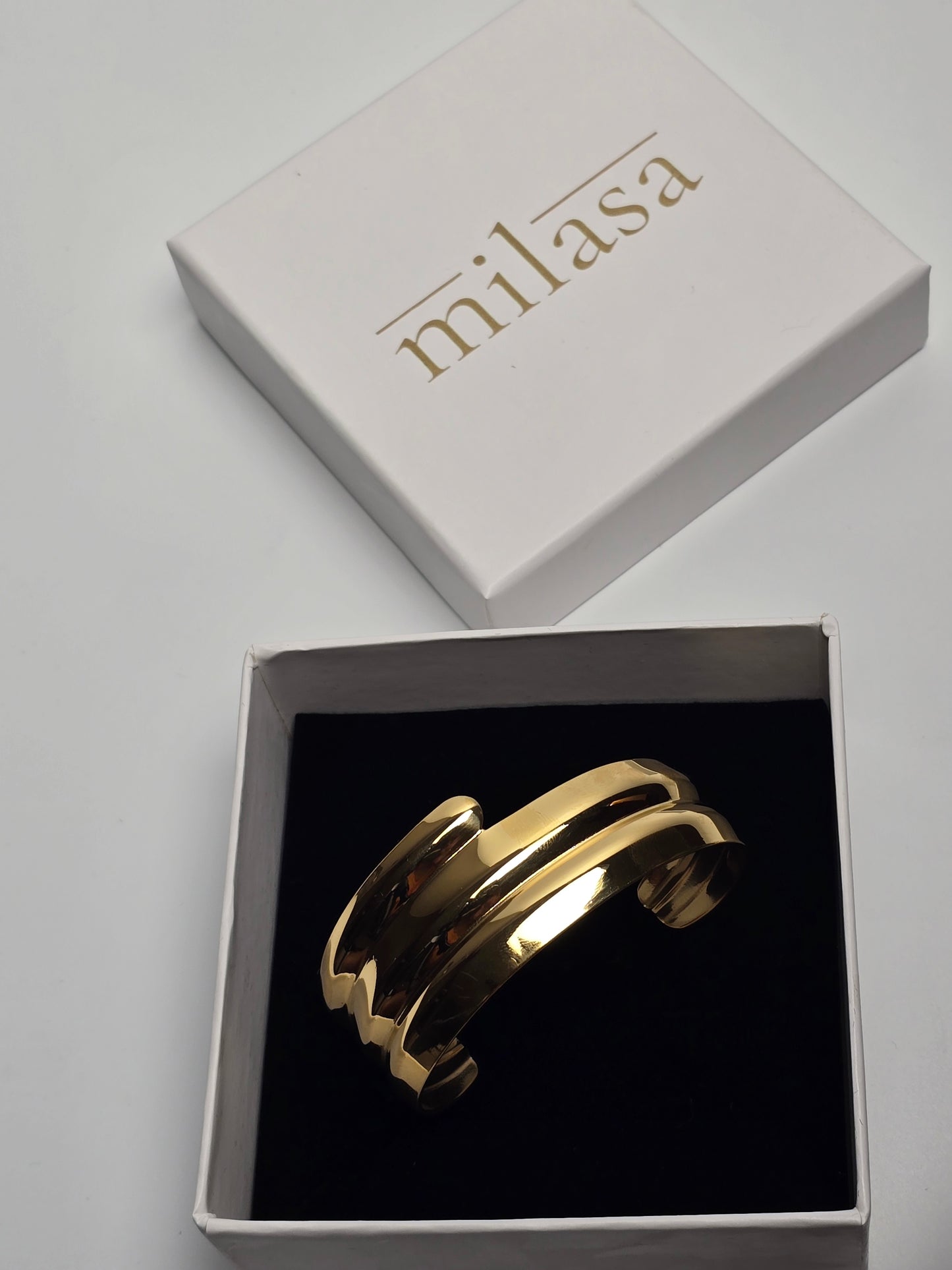 Valoura Statement Cuff