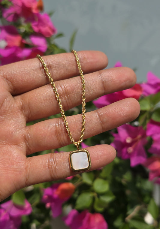 Aurelle Eira Necklace