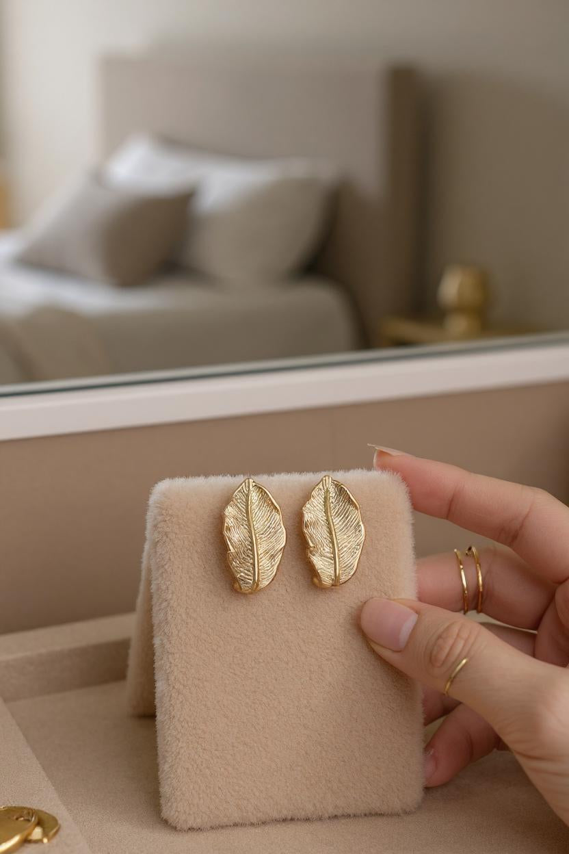 Botanica Verde Leaf Earrings