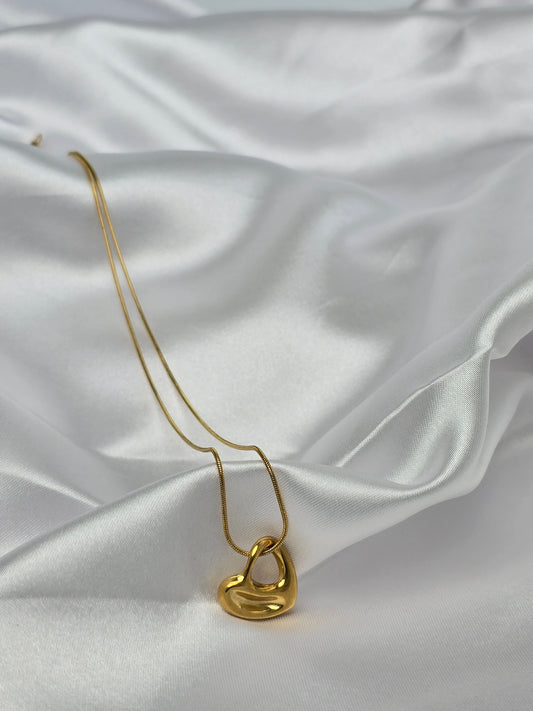 Aurelle Lumé Heart Necklace