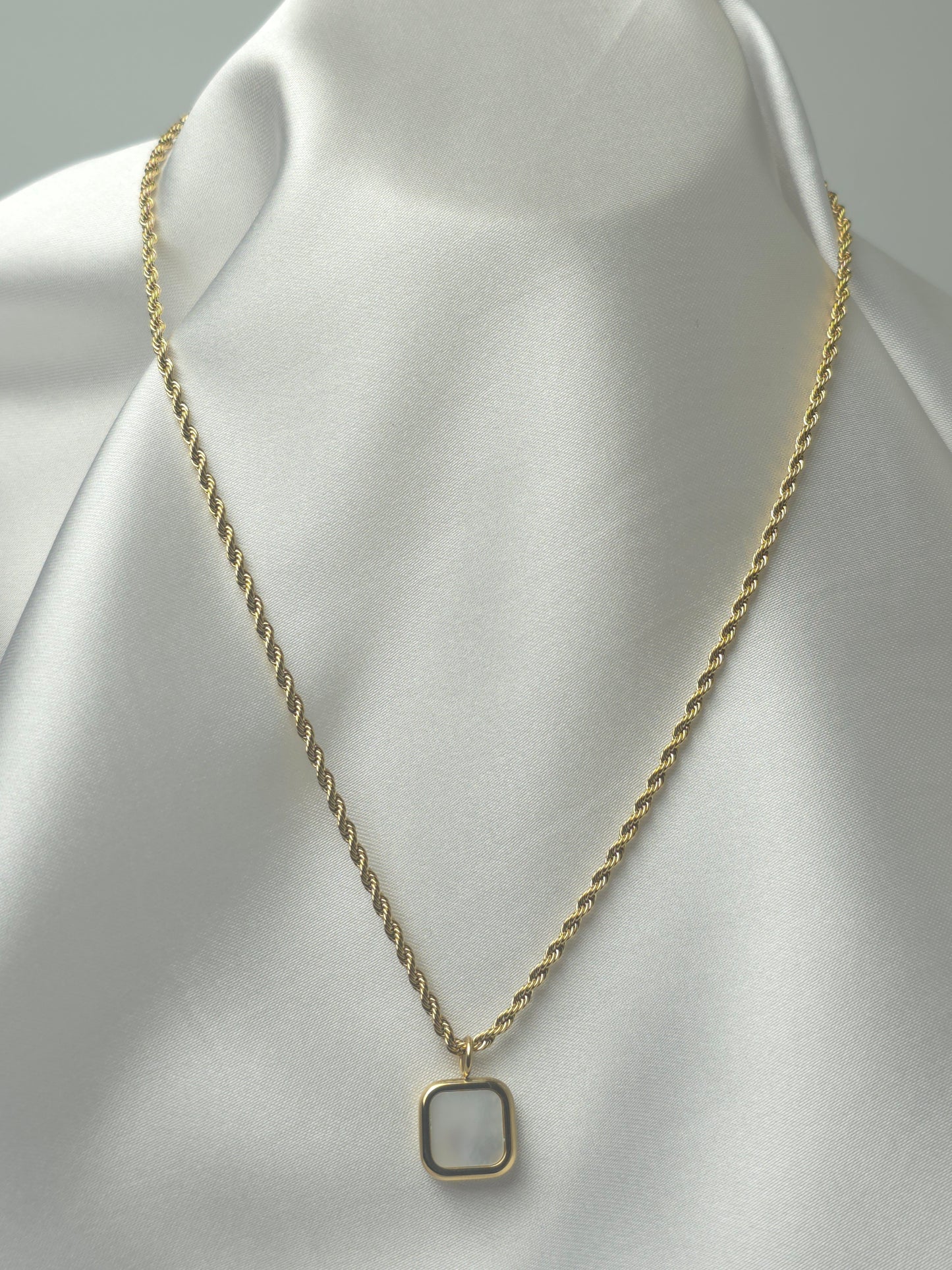 Aurelle Eira Necklace
