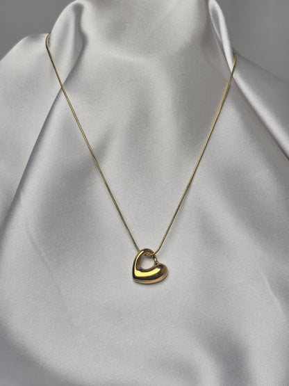 Aurelle Lumé Heart Necklace