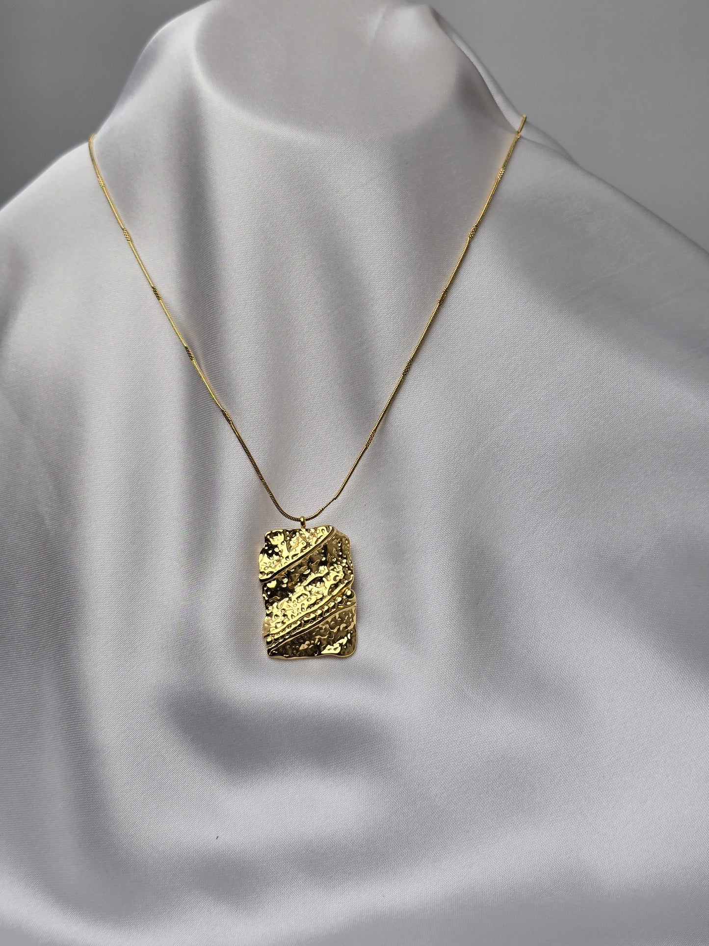 Aurelle Verena Necklace