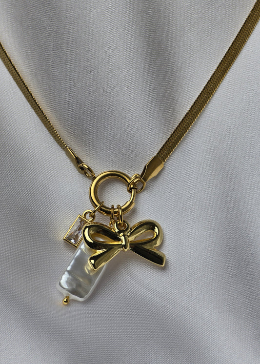 Maris Alara Bow Pearl Necklace