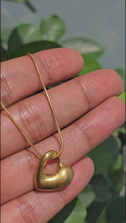 Aurelle Lumé Heart Necklace