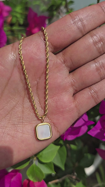 Aurelle Eira Necklace