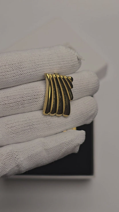 Sculptura Crest Studs